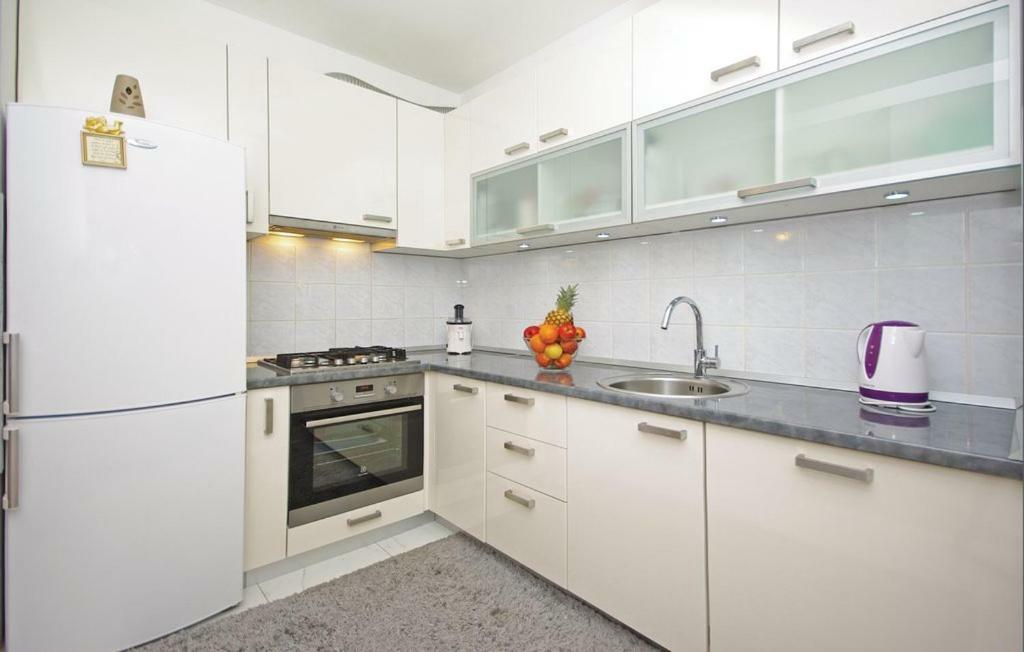 Apartman Jurilj Макарска Экстерьер фото